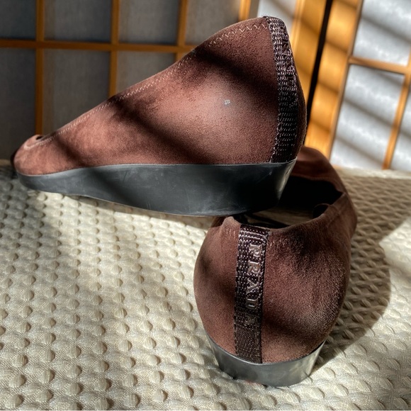 Prada Shoes - Picture 10 of 16